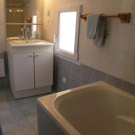 Vakantiehuis 3 Bedroom Cozy In
