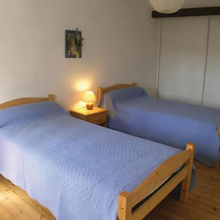 3 Bedroom Cozy In La Jonchere