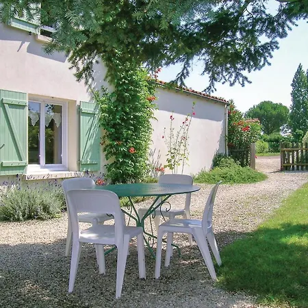 Vakantiehuis 3 Bedroom Cozy In