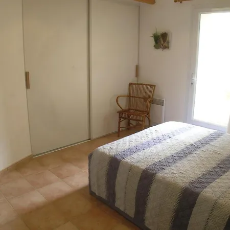 Vakantiehuis 3 Bedroom Cozy In La Jonchere