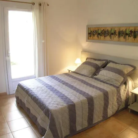 Vakantiehuis 3 Bedroom Cozy In *