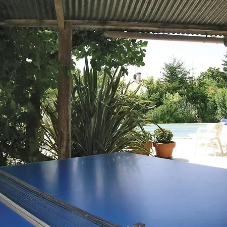 Vakantiehuis 3 Bedroom Cozy In