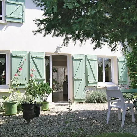 3 Bedroom Cozy In La Jonchere