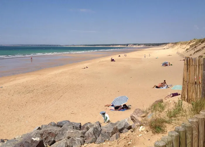 3 Bedroom Cozy In La Jonchere